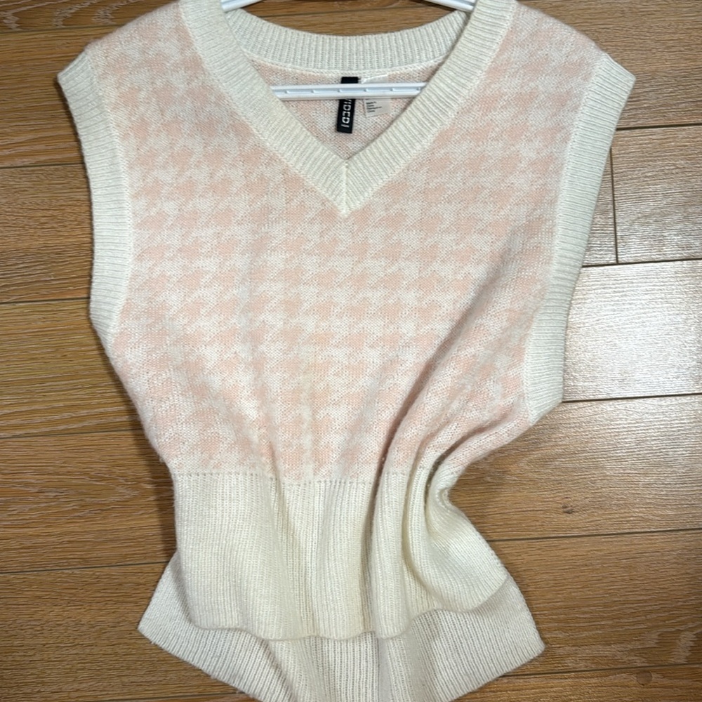 White and Pink Houndstooth Sweater Vest